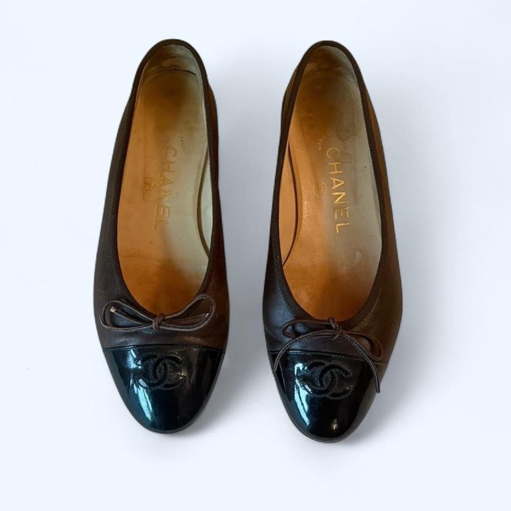 CHANEL Black and Brown Flats with Patent Toe